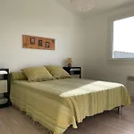 Sg150-021 3 Pieces 6 Couchages Gilles Croix De Vie